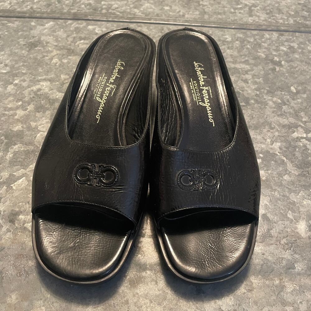 Salvatore Ferragamo Patent Leather Slides Black 9 B Lightweight Platform Sandals - Picture 2 of 13
